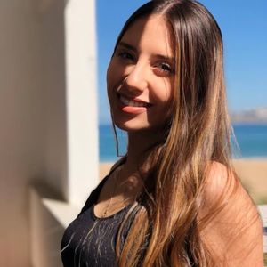 Meet your Posher, Raquel